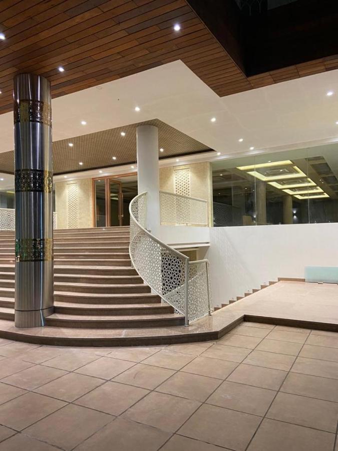 Acco Grand Hotel Лакхнау Экстерьер фото