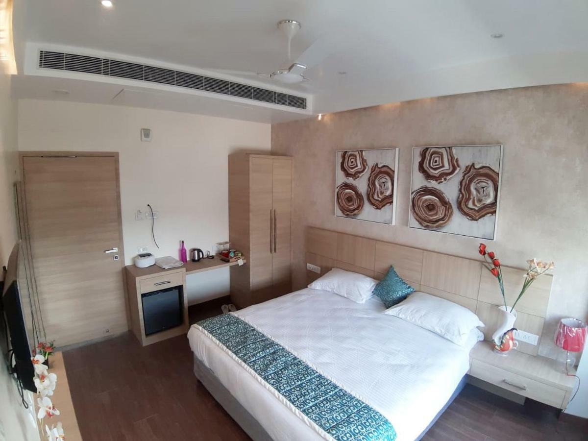 Acco Grand Hotel Лакхнау Экстерьер фото